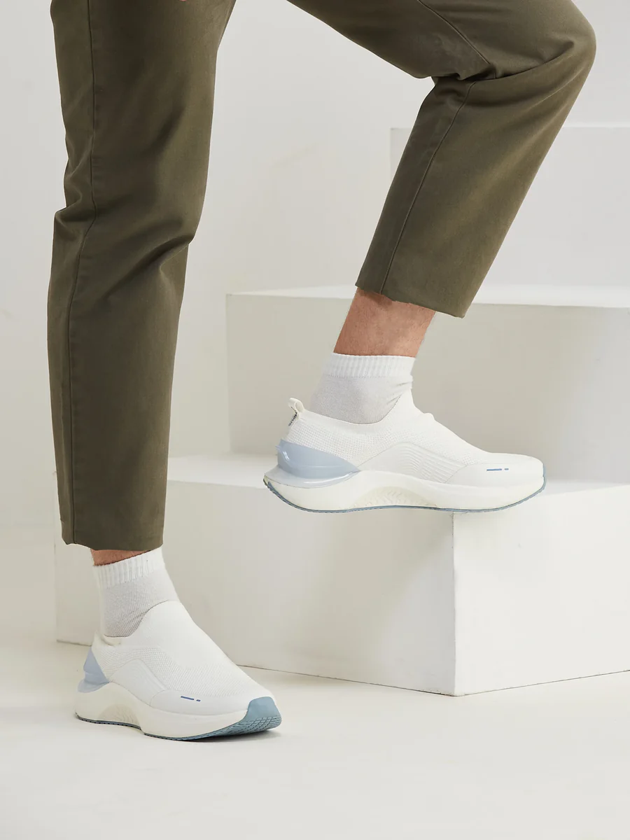 FLYNN White Men's Walking Shoes